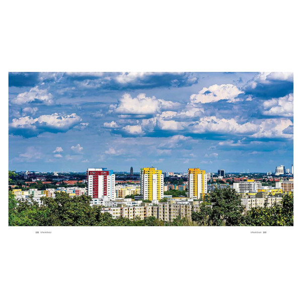 Plattenbau Berlin: Urban Residential Architecture - A Photographic Journey: A Photographic Survey of Postwar Residential Architecture