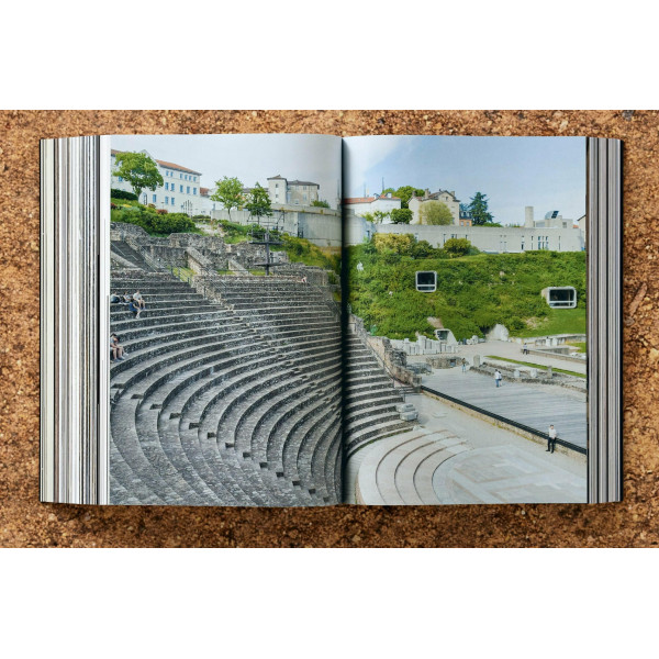 Bjarne Mastenbroek. Dig it! Building Bound to the Ground