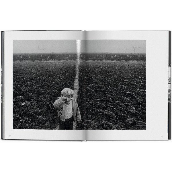 Sebastião Salgado. Exodus Sebastião Salgado. Exodus