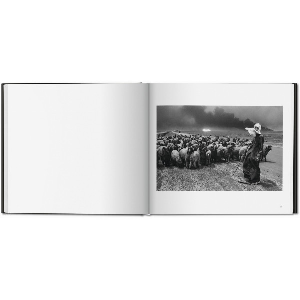 Sebastião Salgado. Kuwait. A Desert on Fire Sebastião Salgado. Kuwait. A Desert on Fire