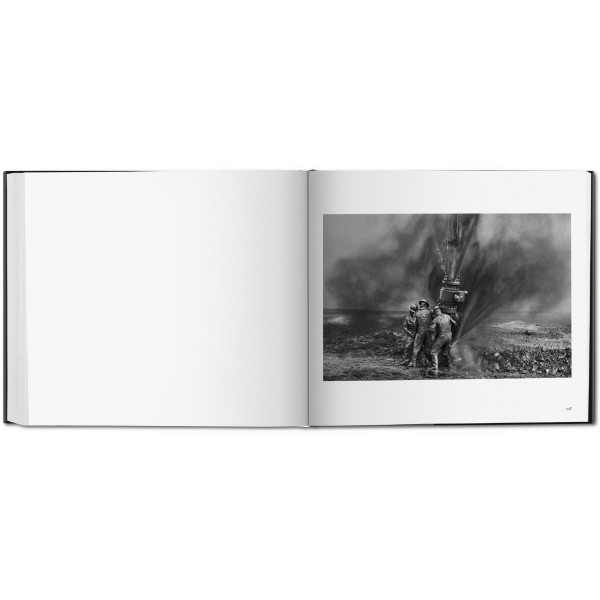 Sebastião Salgado. Kuwait. A Desert on Fire Sebastião Salgado. Kuwait. A Desert on Fire